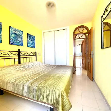 With Ocean Views And Huge Pool In San Eugenio Alto *