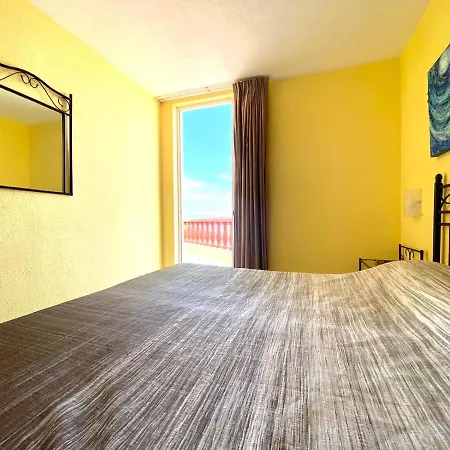 Lägenhet With Ocean Views And Huge Pool In San Eugenio Alto *