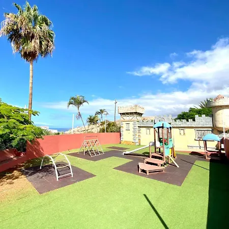Lägenhet With Ocean Views And Huge Pool In San Eugenio Alto