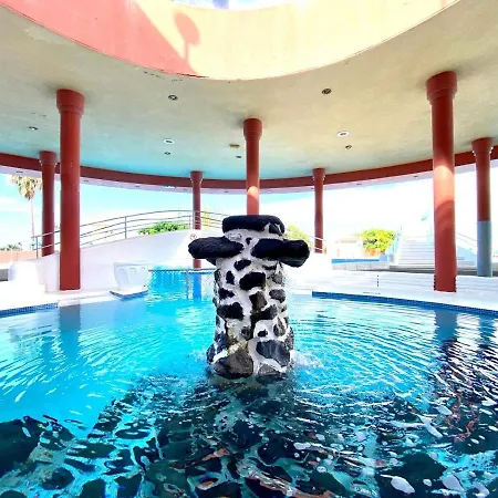 With Ocean Views And Huge Pool In San Eugenio Alto